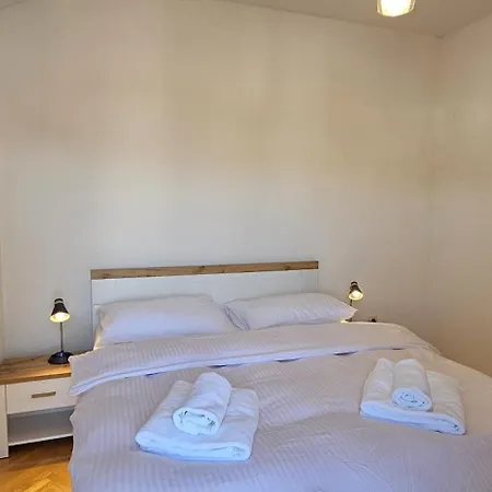 Spacious Seaview Apt, 250m To Beach, 4km To Trogir - Διαμέρισμα